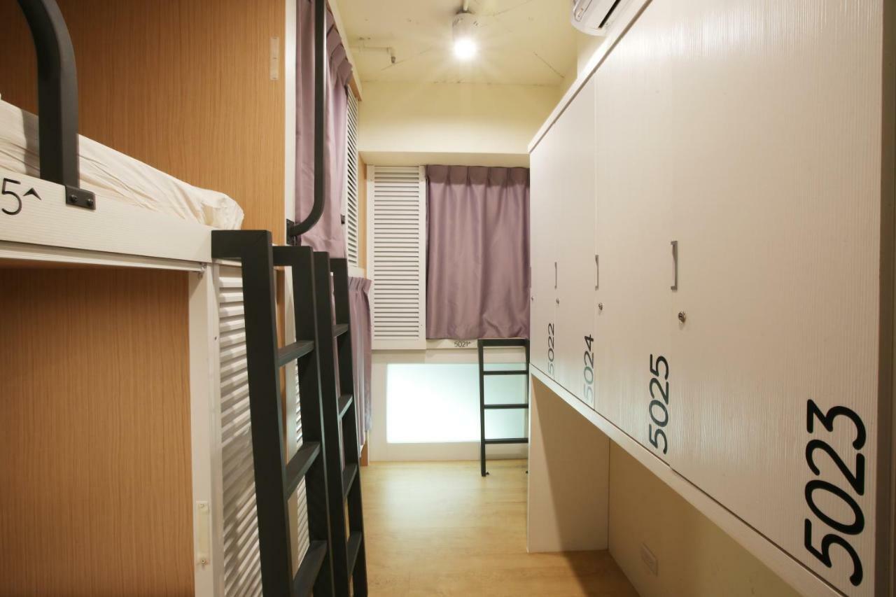 Loosha Hostel Taichung Bagian luar foto