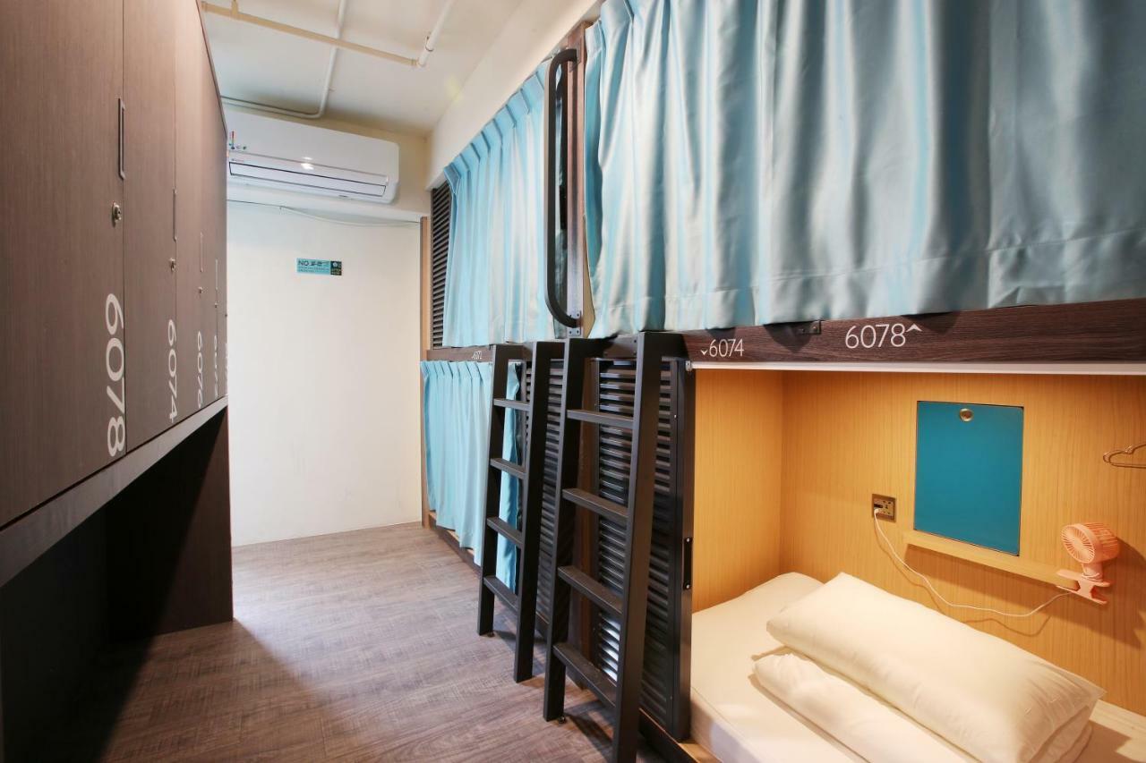 Loosha Hostel Taichung Bagian luar foto