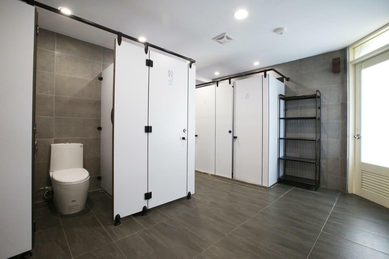 Loosha Hostel Taichung Bagian luar foto