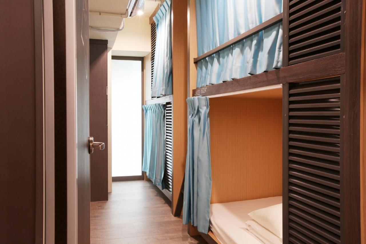 Loosha Hostel Taichung Bagian luar foto